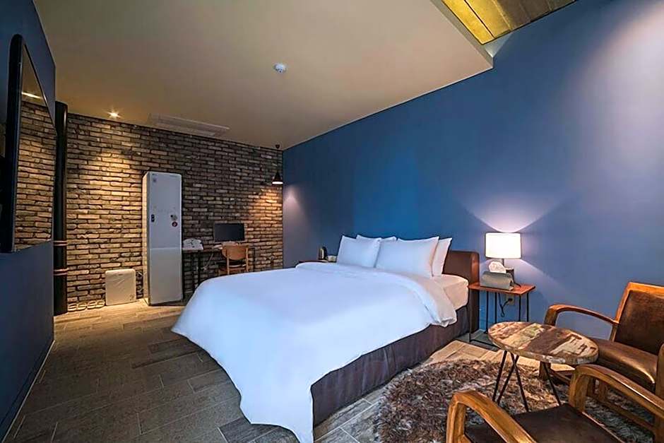 Hotel March