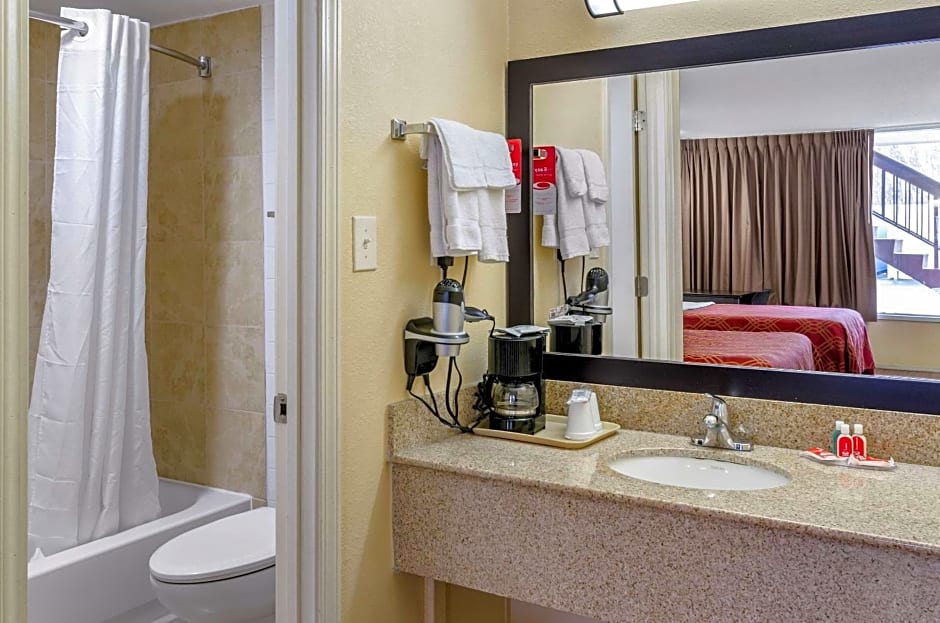 Econo Lodge Civic Center