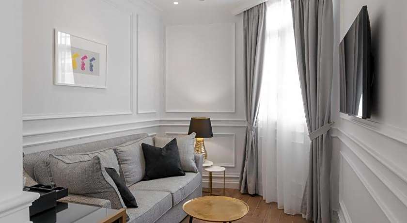 Praxitelous Luxury suites