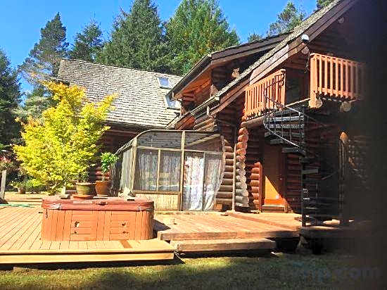 Redwood Log Cabin