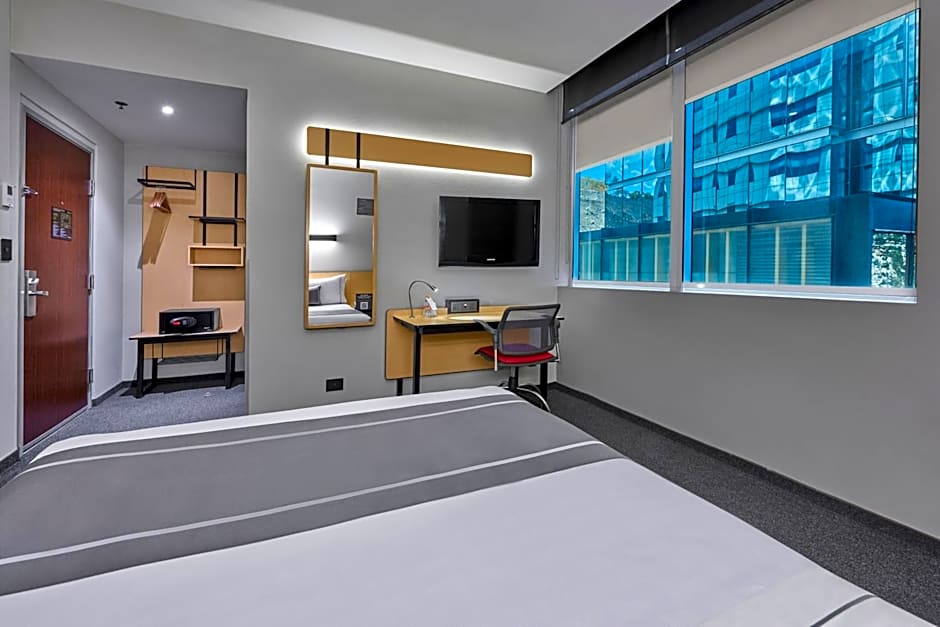 City Express Plus by Marriott Ciudad de México Santa Fe