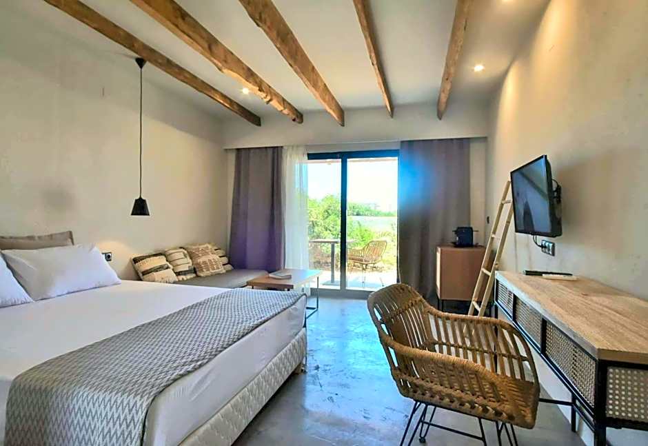 Mira Living Concept Suites Adults Only