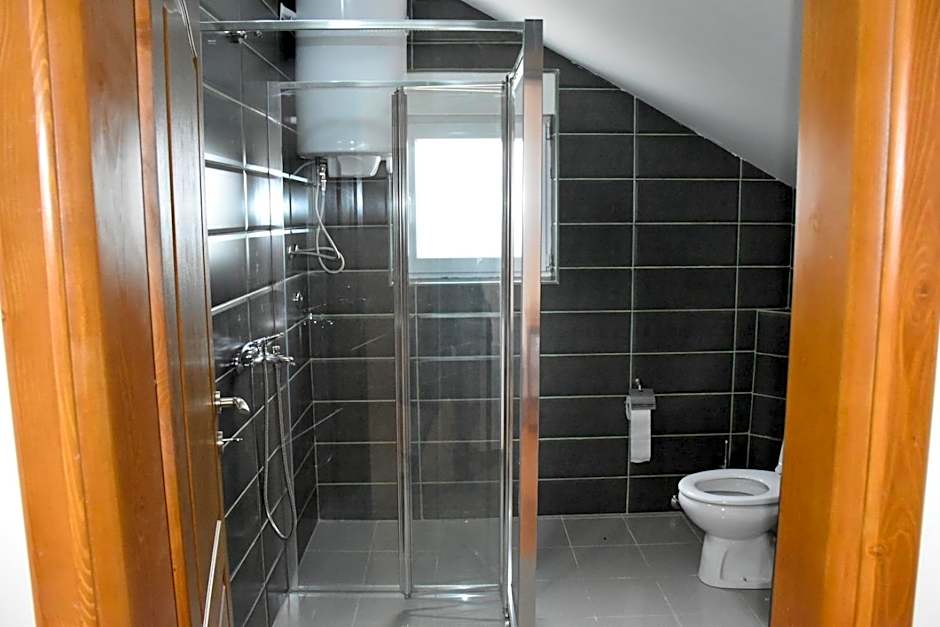 OSTROG Aparthotel KOLIBA-VLASTNIŠTVO MANASTIRA OSTROG