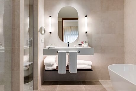 Junior Suite (1 Double Bed)