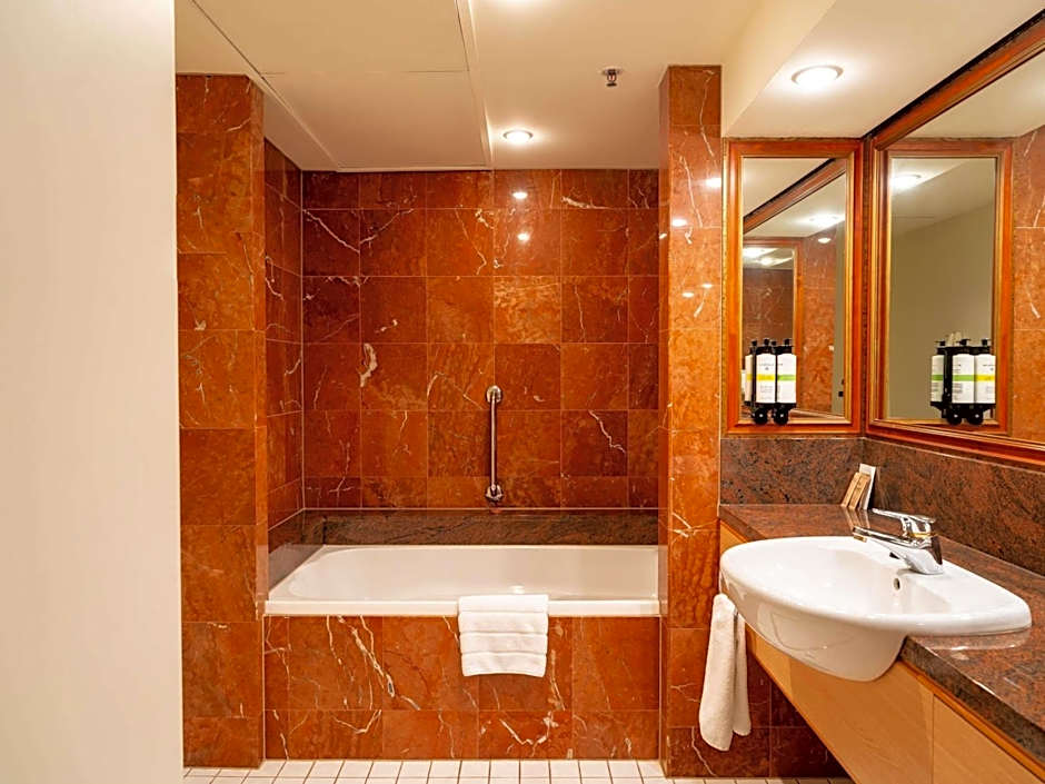 Pullman Cairns International