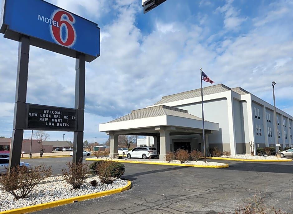 Motel 6-Pine Bluff, AR