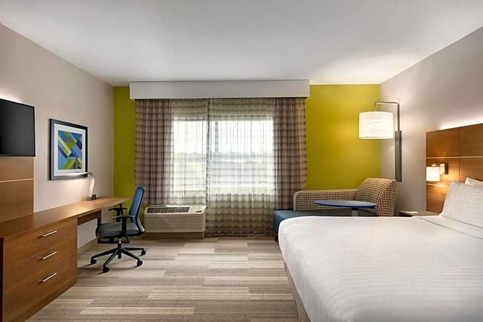 Holiday Inn Express & Suites Salisbury by IHG