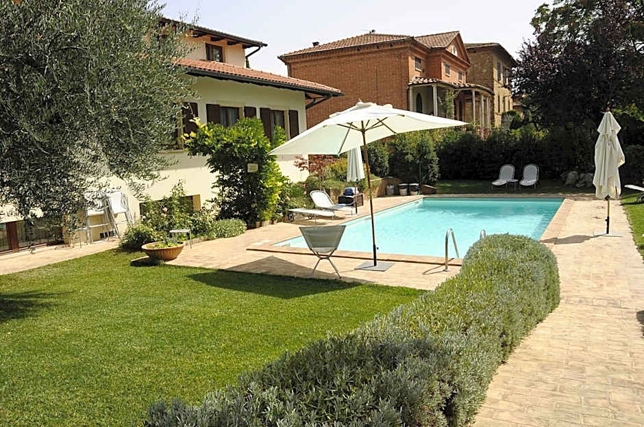 Photo 1 of 50 of Hotel Rutiliano