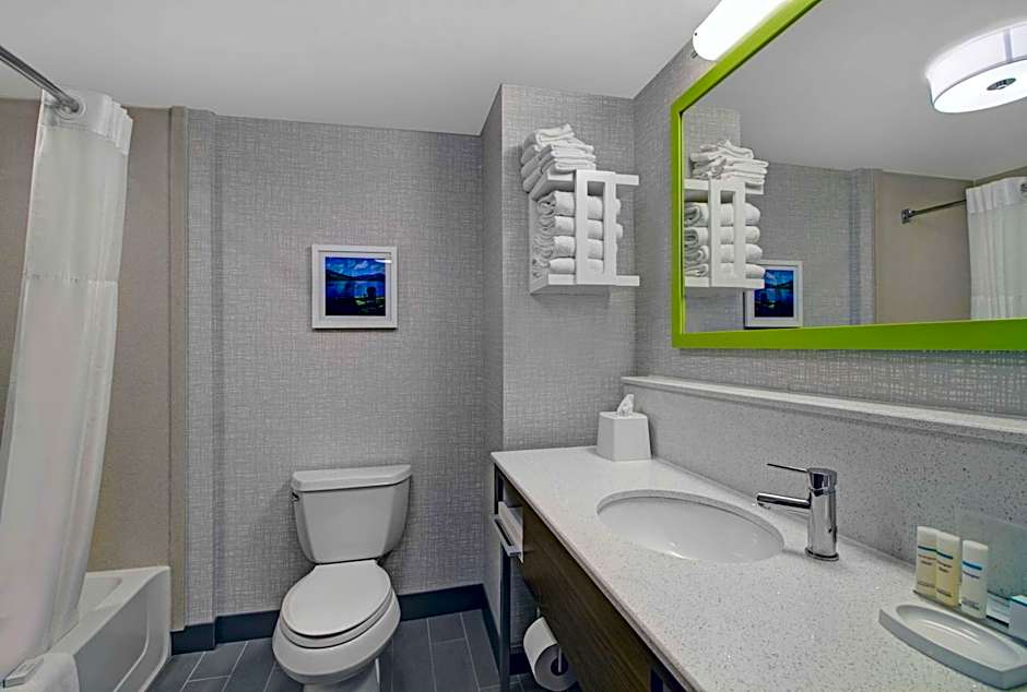 Hampton Inn & Suites Syracuse Dewitt