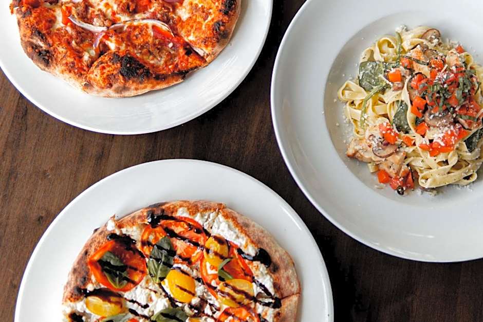 DoubleTree by Hilton Hotel & Suites Victoria