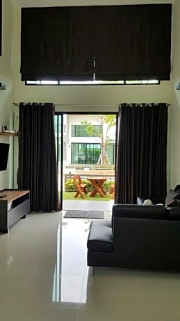 Shalom Casa Seaside Rayong