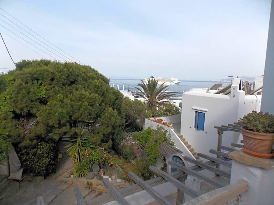 Studios & Suites Rania