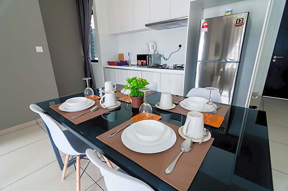 Kenwingston Square Garden By IdealHub