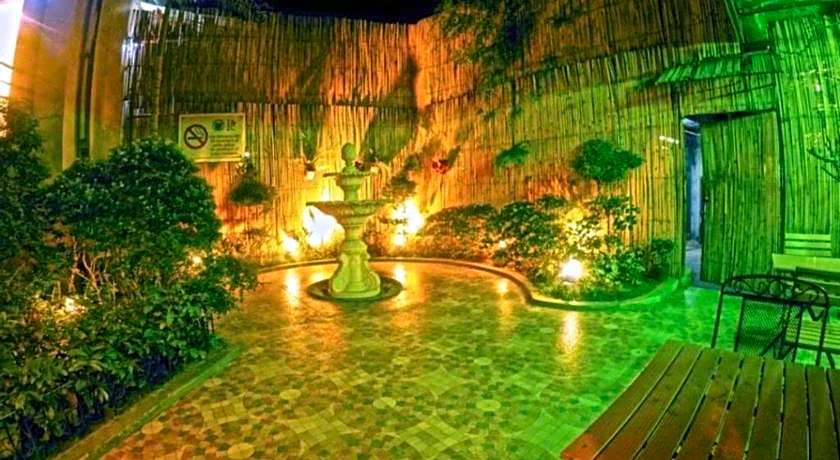 Grand Astoria Hotel