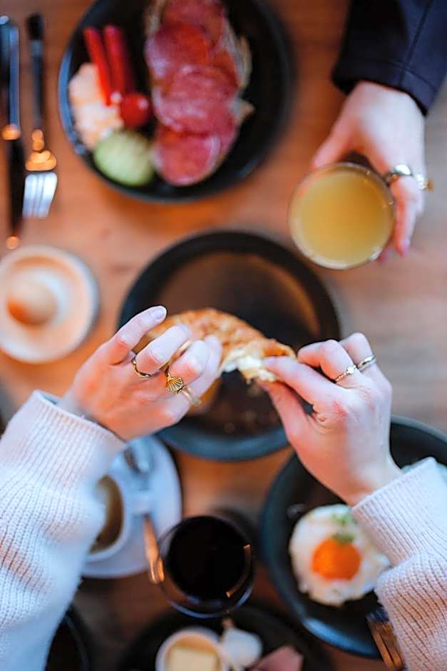 LH Suites Aparthotel - NEW since 2025