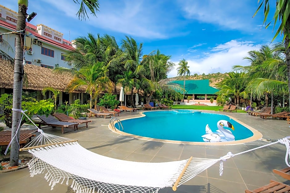 Sun And Sands Beach Hotel Spa