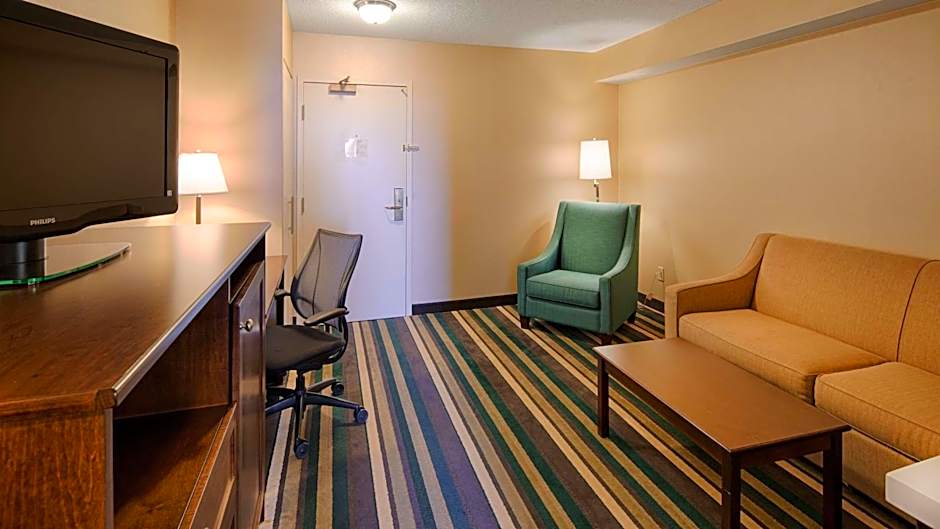 Best Western Plus Winnipeg Airport Hotel