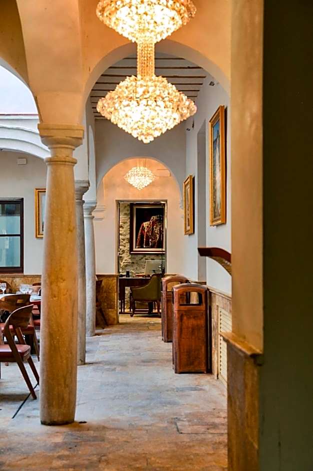 Anahita Boutique Hotel