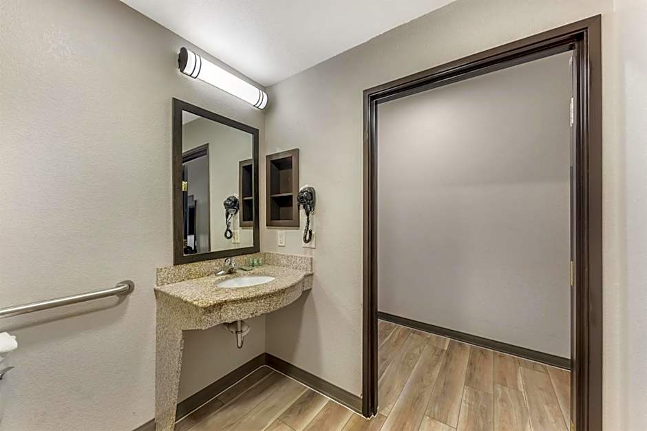 SureStay Plus Hotel by Best Western San Antonio SeaWorld