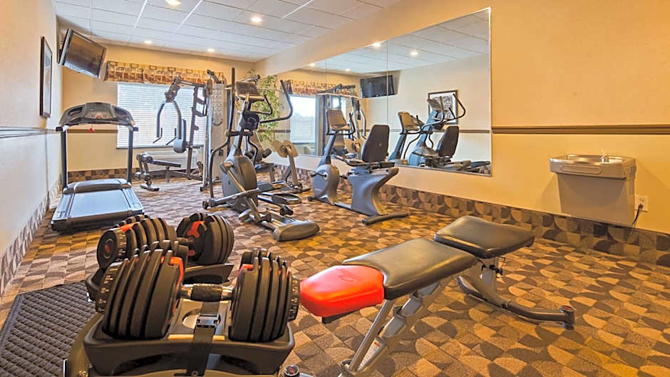 Best Western Plus Montezuma Inn & Suites