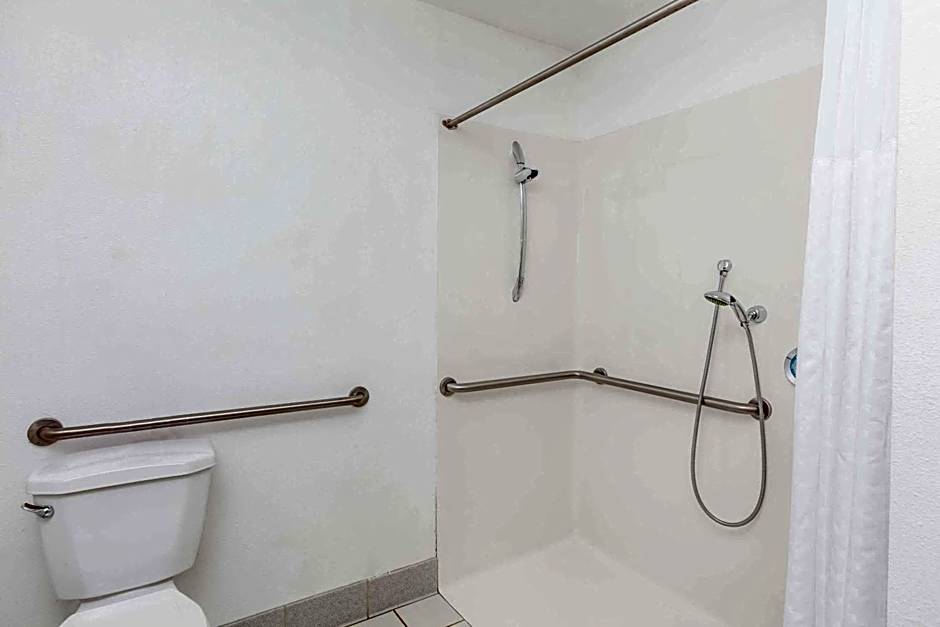 Days Inn & Suites by Wyndham Sunnyvale