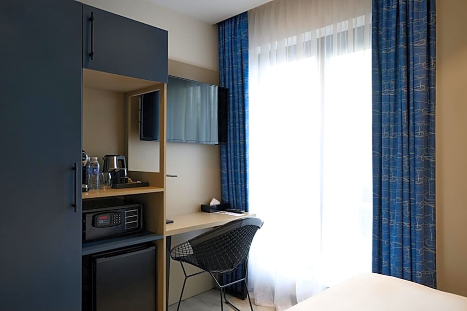 Spark by Hilton Luton