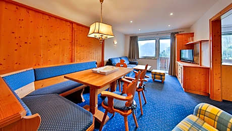 Two-Bedroom Apartment with Mountain View - Annex