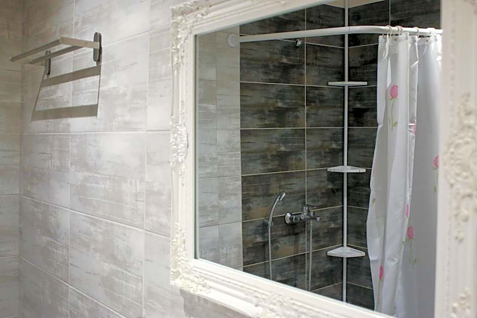 Studios Liotrivi Ouranoupolis