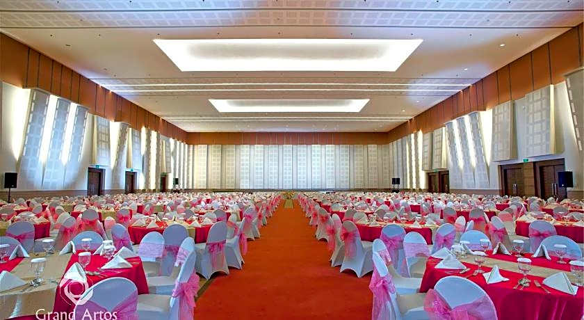 Grand Artos Hotel & Convention