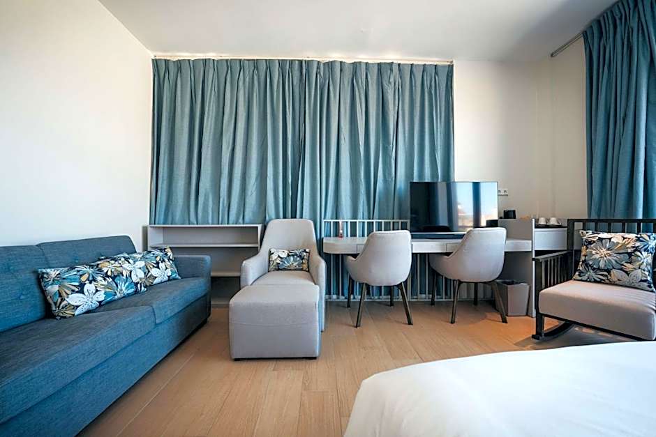 Elements Hotel & Shops Curacao