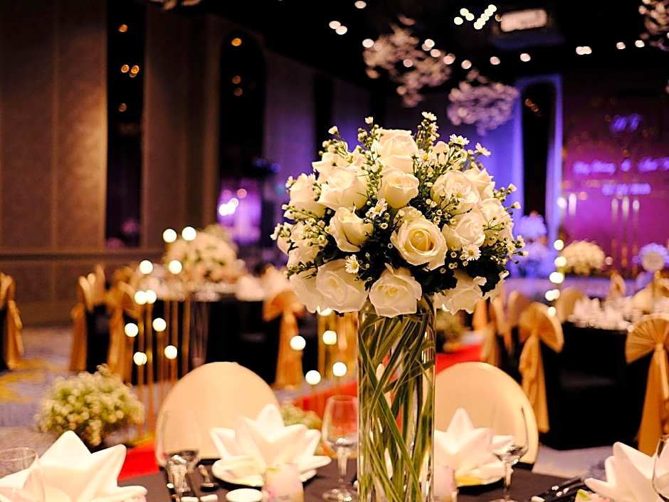 Sofitel Saigon Plaza Hotel