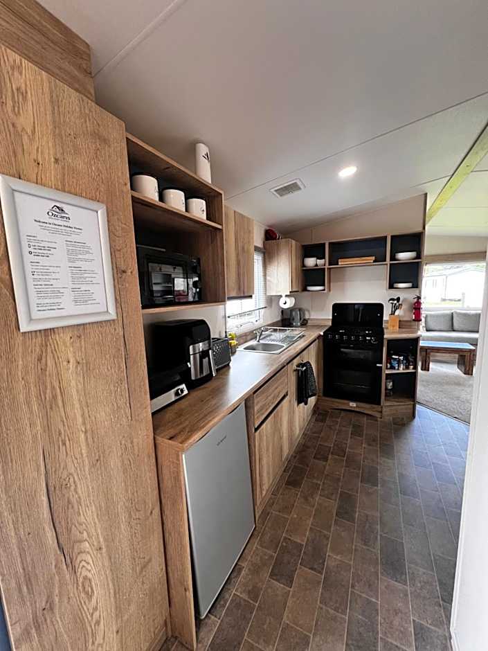 Luxury 3 Bedroom Caravan Near Edinburgh
