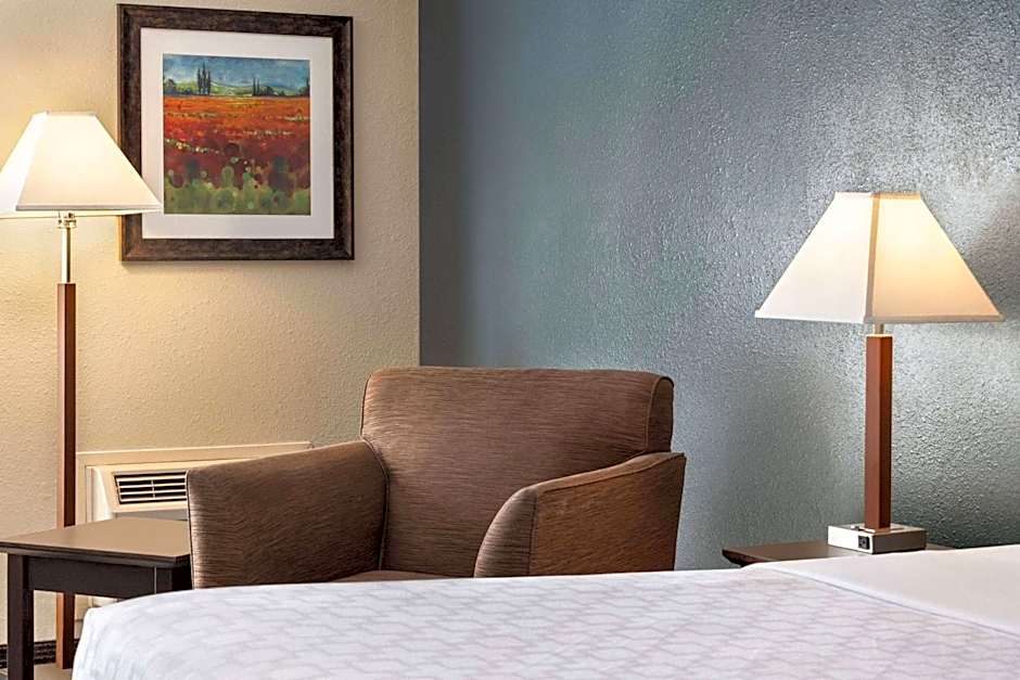 AmericInn by Wyndham La Crosse Riverfront-Conference Center