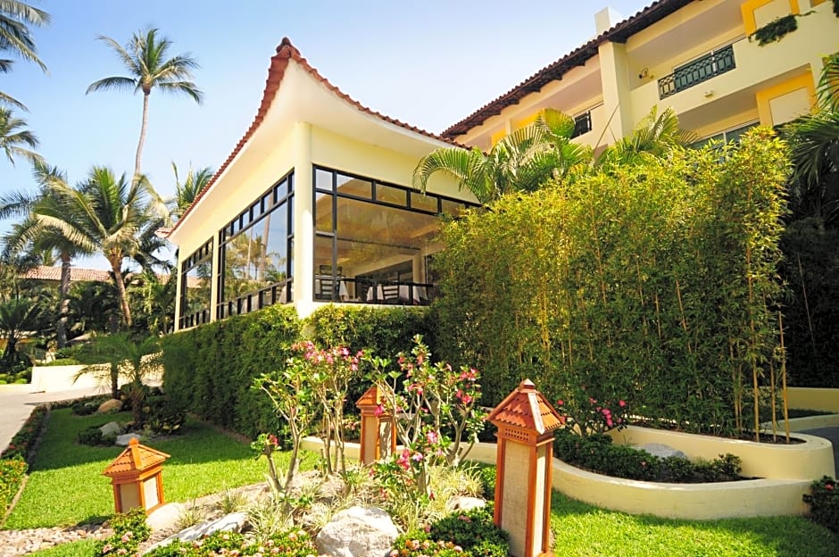 Crown Paradise Club Puerto Vallarta All Inclusive
