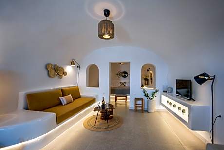 Junior Cave Villa with Outdoor Hot Tub and Caldera View