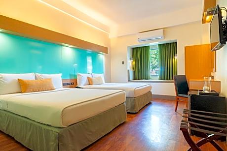 Queen Room with Two Queen Beds - Non-Smoking