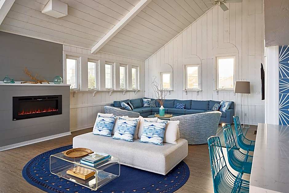 Blue - Inn on the Beach
