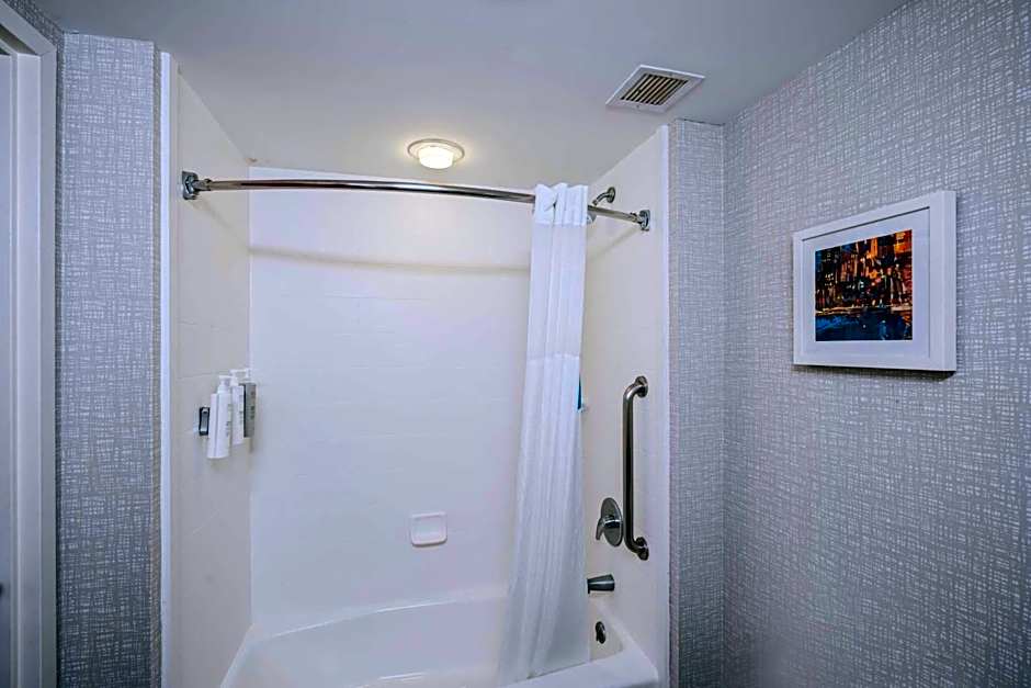 Hampton Inn By Hilton Ridgefield Park