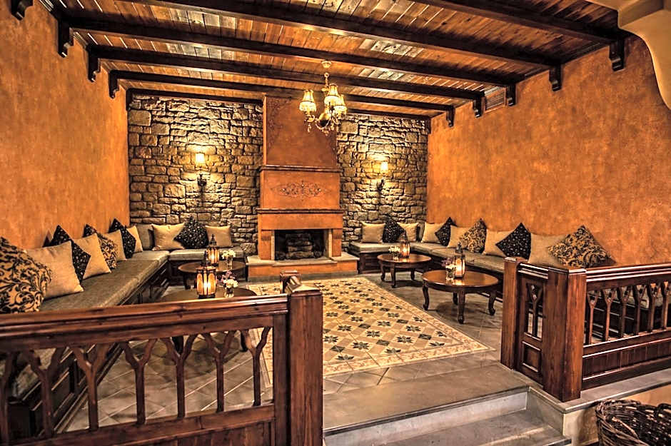 Hotel Doupiani House