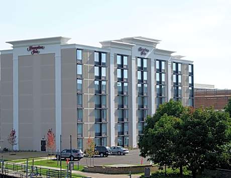 Hampton Inn By Hilton Green Bay Downtown WI