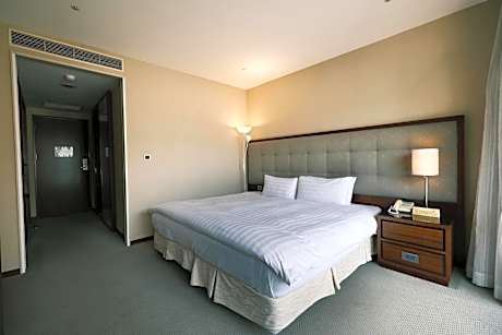 Standard Double Room with Street View