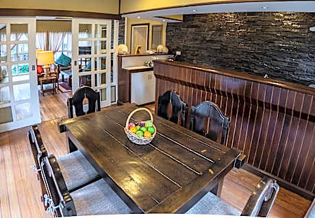 Summit Lodge