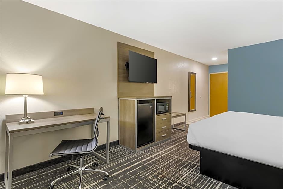 Best Western Commerce Inn