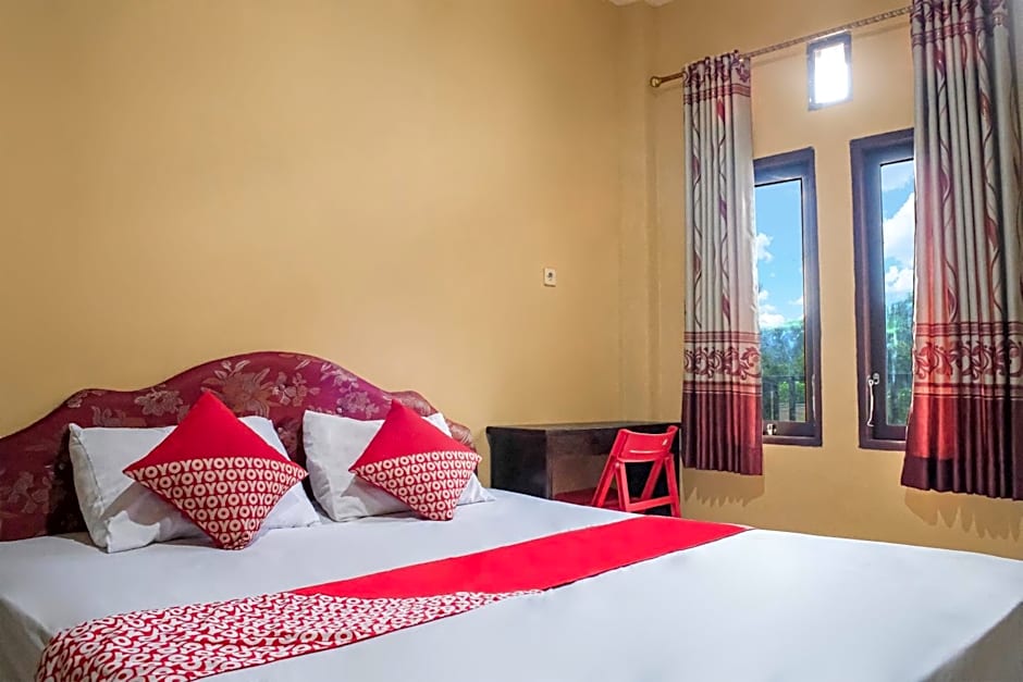 OYO 93332 Kharis Home Stay