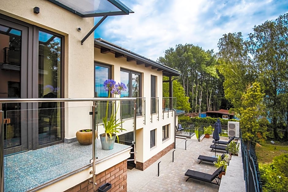 Kiss-Henézi Guest House