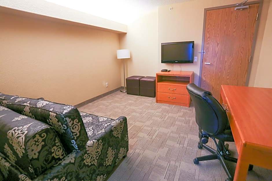 Prairie Crest Calgary Airport by IHG
