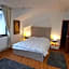 VillaWeb 9rooms - Long term business aparthotel 29 Euro per night per room, min 3months