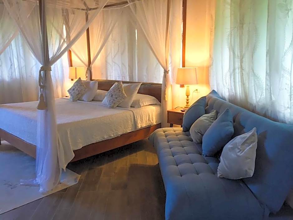 Toto Blue Hotel Boutique