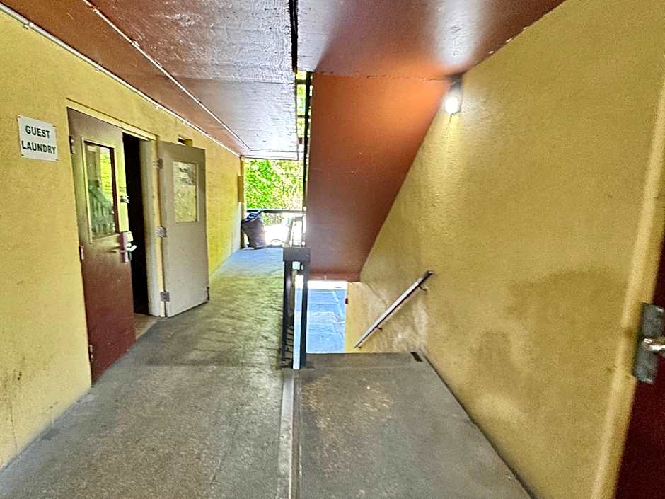 OYO Hotel Phenix City Central