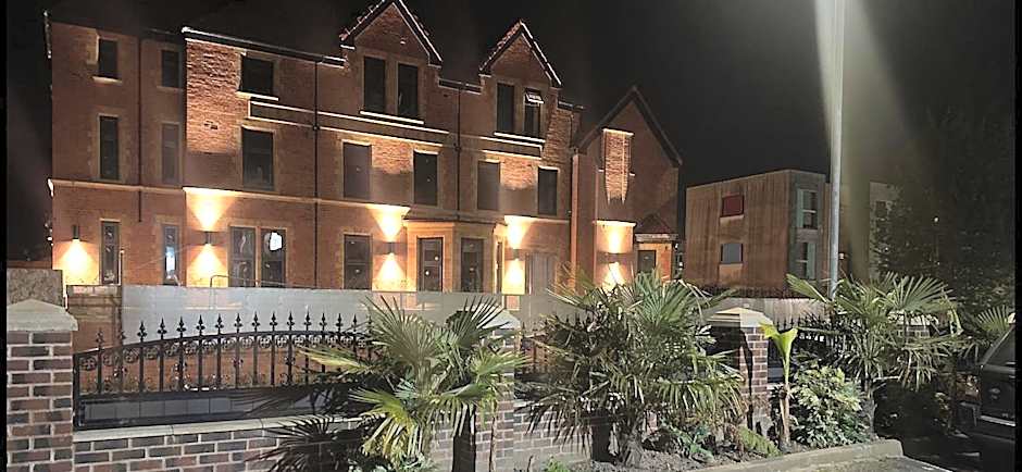 Hendham House - Near Etihad Stadium, CoOp Live Arena, AO Arena, Piccadilly Train Station & Manchester City Centre